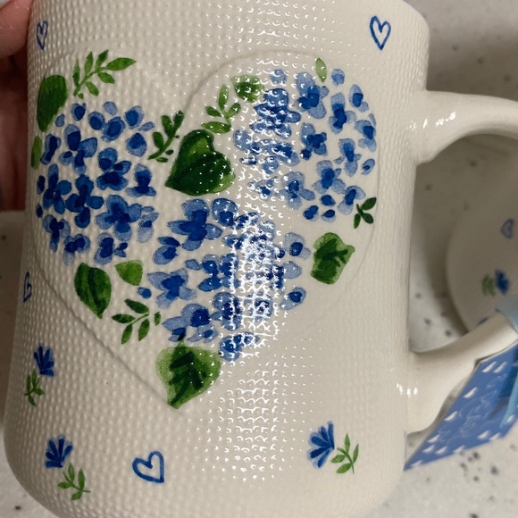NWT.  Set of 2, Petal and Pearl, 24oz., ceramic mugs. - Picture 13 of 15